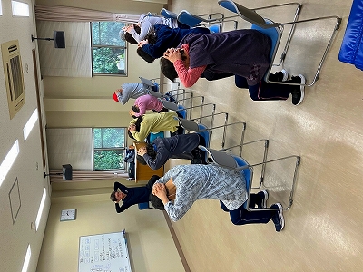 南陽図書館「心身すっきりストレッチ」の写真1