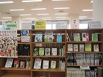 東図書館　パネル展示「投票に行こう！」