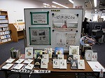 展示の様子です。（熱田図書館　「ピーターラビット™とビアトリクス・ポター™の世界」）