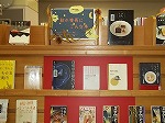 展示風景（楠図書館　「秋の夜長にこんな本」）