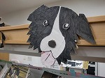 人気犬種「ボーダーコリー」の装飾！（徳重図書館　「イヌボン（犬本）をよむ」）"