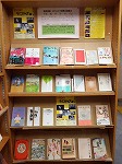 展示の様子（南図書館　「家族のカタチ」）