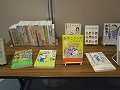 展示の様子（瑞穂図書館　「マンガdeマナブ」）