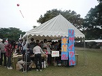 「リサイクル本屋さん」は朝から大人気！ （「第34回区民おまつり広場　福祉ふれあい'14（西区区民まつり）」）