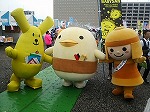 「バリィさん」と「はにたん」とパチリ☆（ヨンデルー：「ゆるキャラ(Ｒ)グランプリ2014 in あいち セントレア」）