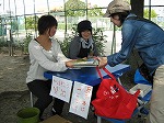 かしだしカウンターです。（めいとう図書館　「あおぞら子ども図書館」）