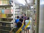 書庫をたんけん。本がいっぱい！（つるまちゅうおう図書館　「子ども図書館大使」）