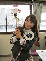 ＯＳ☆Ｕ清里さんも参加して作りました。（とみだ図書館　おはなしとこうさくの会「お正月かざりをつくろう」）