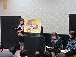 紙芝居「おもち一つでだんまりくらべ」（てんぱく図書館　ふゆのおたのしみ会）