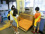 返却ポストの内側はこんな風になっています。（もりやま図書館　「子ども図書館大使」）