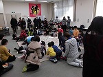 カルタは6しゅるい。みんな、しんけんです。（あつた図書館　カルタ大会）