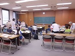 研究テーマを決めて、調べ学習開始。（つるまちゅうおう図書館　「図書館を使って自由研究」）