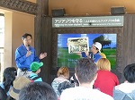 ふくえんちょうさんから東山動植物園のれきしのおはなしをききました。（ちくさ図書館　東山動植物園イベント「ゾウ列車のお話とアジアゾウ」でおはなしかいをおこないました）