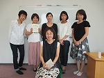 「やまだおはなしの会かかし」のみなさんです。（やまだ図書館　こわ～いおはなし会）