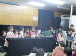 「おおきなかぶ」子どもたちも演じました。（ちくさ図書館　人形げき）