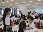 みんなとっても発表が上手でした。（しだみ図書館　「名進研小学校でビブリオバトル」をおこないました）