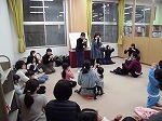 みんなで英語のわらべうたをうたいました！（みどり図書館　英語のたのしいおはなし会）