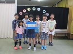 選ばれた7人です。カバーかけや豆本作りにも挑戦！（ちくさ図書館　「なごやっ子読書ノートでカウンター体験」）