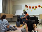 おはなし会の様子（くすのき図書館　英語でおはなし会）