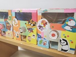 徳重図書館　「としょかんでがちゃぽん」手作りのガチャガチャ！の写真