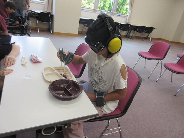 みなと図書館「夏休み冬休みのイベント」たいけんしてみよう！としをとるとどうなるの？の写真2
