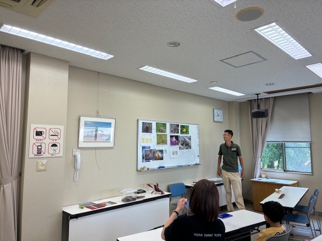なんよう図書館「夏休み冬休みのイベント」こども昆虫教室の写真1