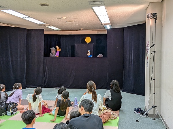 みなみ図書館　「こどもにんぎょうげき」の写真2
