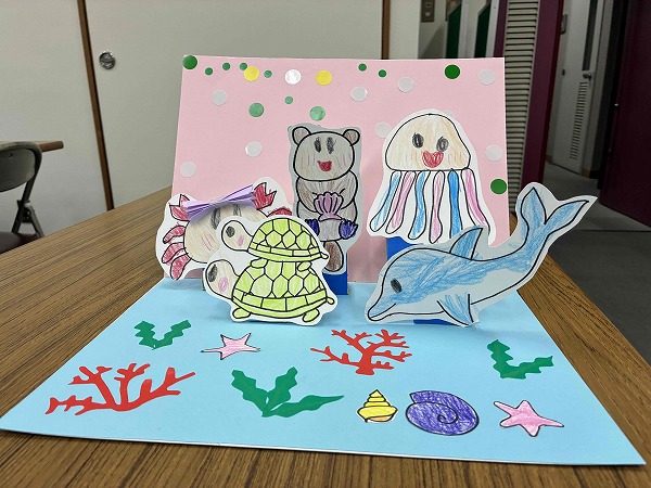 つるまちゅうおう図書館「夏休みのイベント」夏休み工作教室とびだすカードをつくろう2