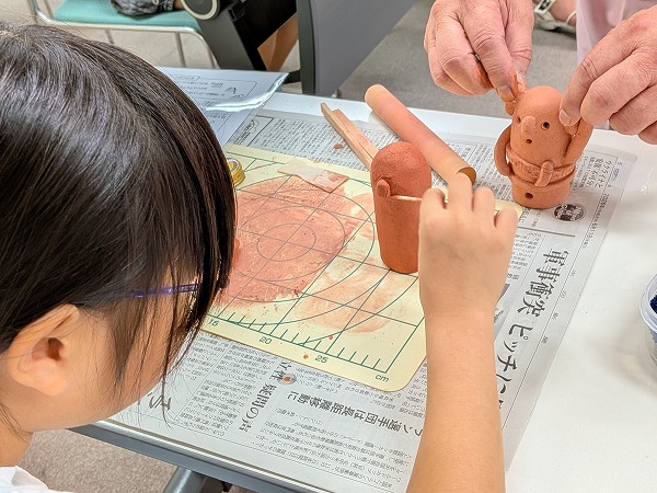 なかがわ図書館「夏休みのイベント」夏休み宿題おうえん!はにわをつくろう!の写真1